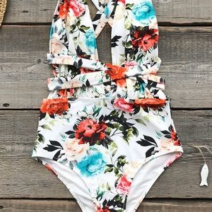 Cupshe Rose Only one-piece swimsuit, size small